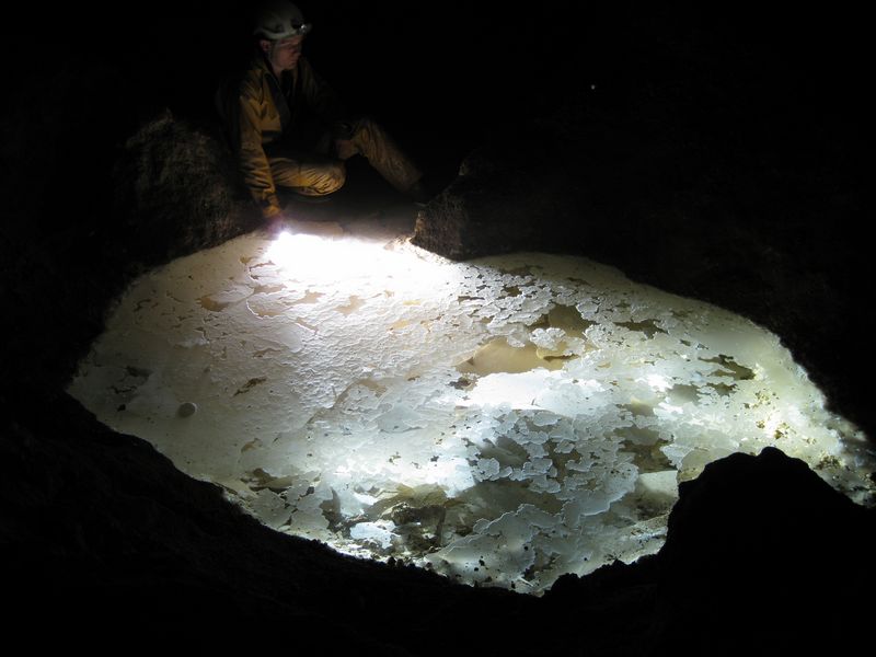 IMG_4597.JPG - Calcite iced pool in the Forest.