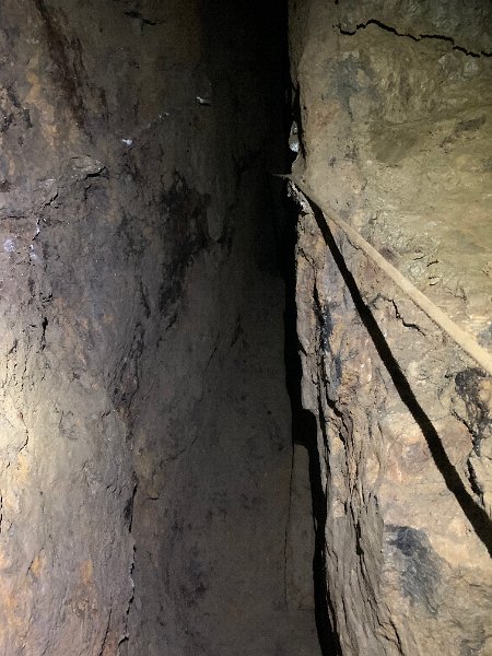 IMG_0158.jpg - Lower down in the stope.