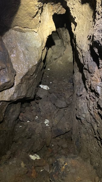 IMG_0167.jpg - Stope below the current forehead of digging.