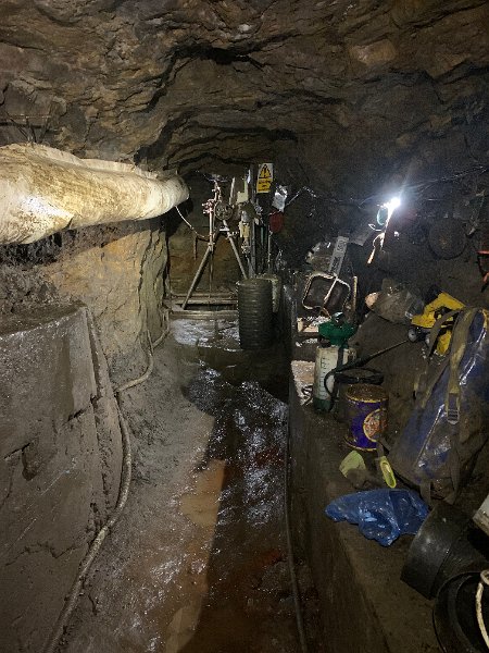 IMG_0178.jpg - Crosscut to the shaft.