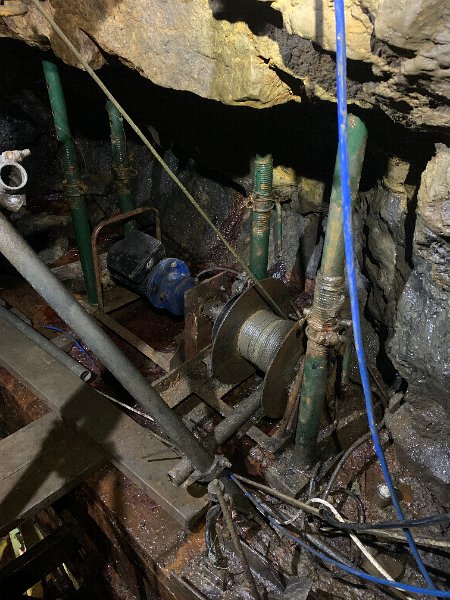 IMG_0179.jpg - Winch mechanism.