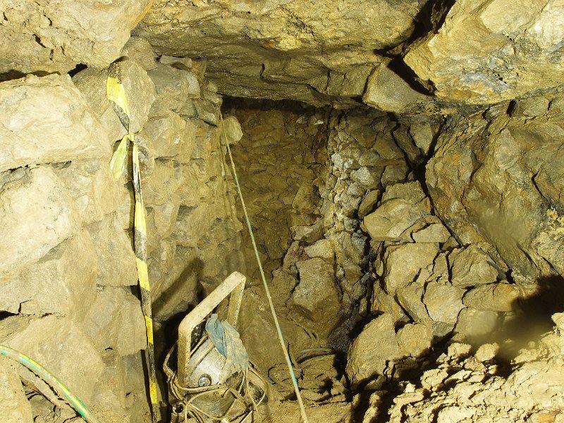 P8063969.JPG - Way through the workings towards the forehead dig.