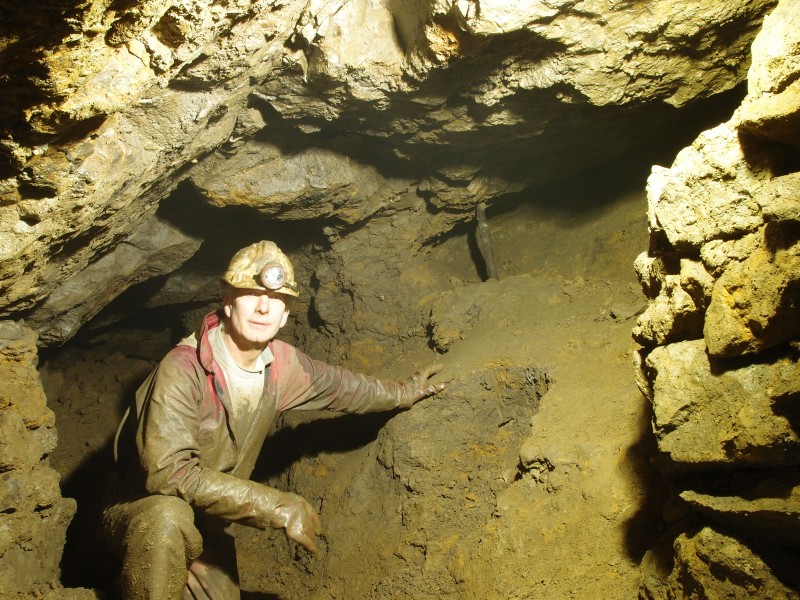 P1122331.JPG - Pete in the working next to a very small and thin support.