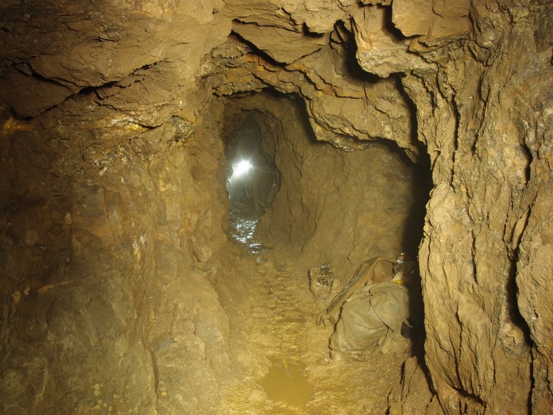 P1122361.JPG - Level intothe working.