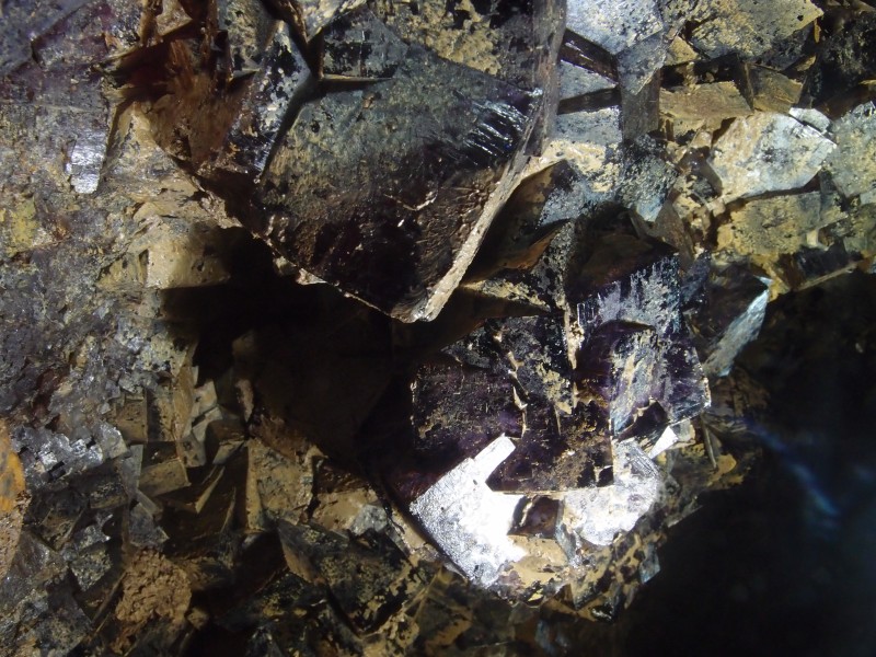 P1122410.JPG - Fluorite cubes in the roof.