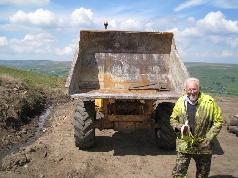 Img_3863.jpg - Les on lunch break.