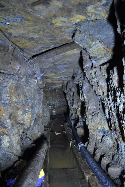 DSC_1507.JPG - Ventilation piping. Just like a real mine !