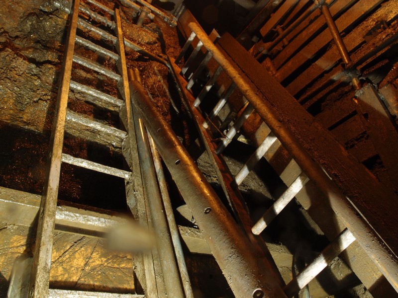 PB090919.JPG - Looking up from below the platform chamber.