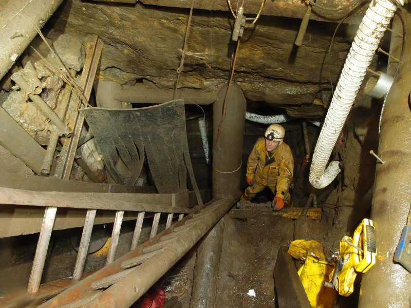 PB090920.JPG - View from the bottom of ther platform chamber.