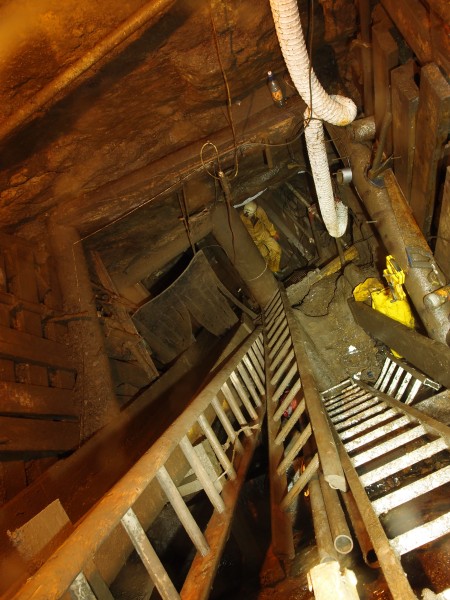 PB090923.JPG - Looking down from the platform.