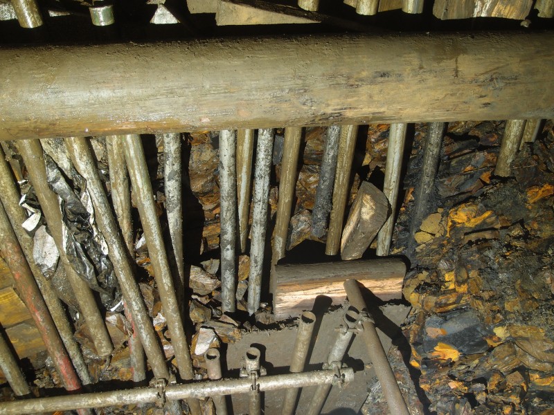 P2128199.JPG - Emergency supports and spilling.