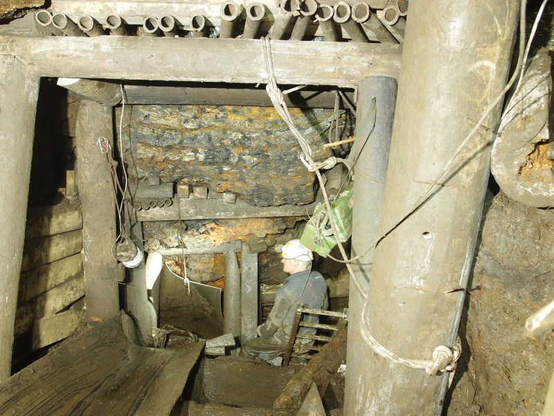 PA166824.JPG - Mick near the shaft bottom.