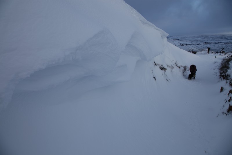 IMG_1923.JPG - Snow drifts.