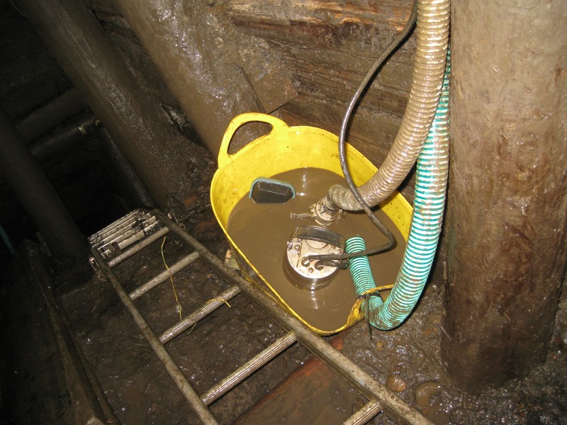 IMG_0043.JPG - Pumping station.