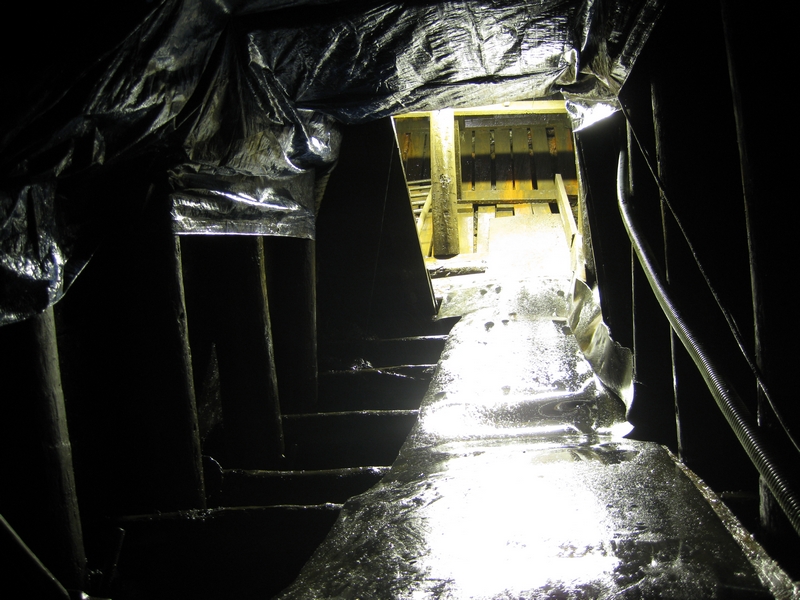 IMG_5914.JPG - Looking upwards from the face.