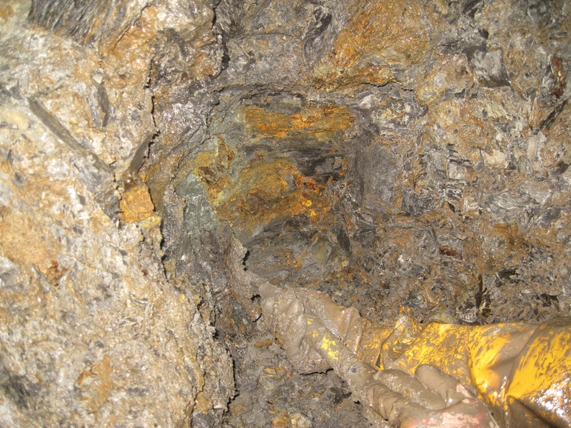 IMG_6221.JPG - Solid shale wall?