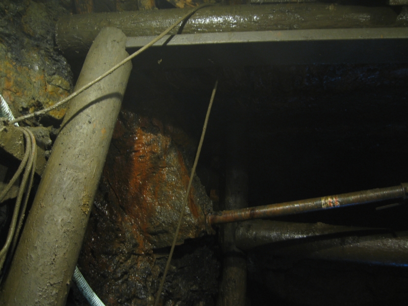 IMG_3157.jpg - More timber supports.