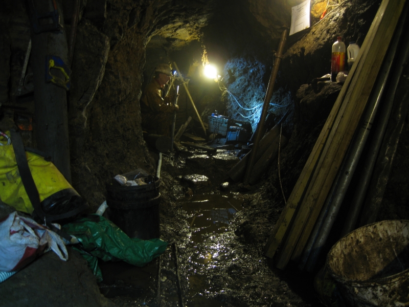 IMG_3167.jpg - Looking towards the shaft collar.