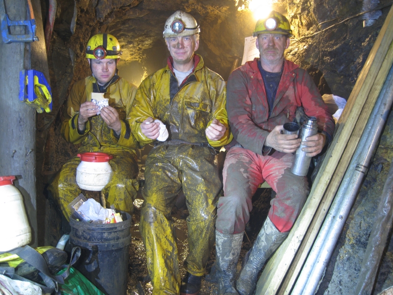 IMG_3212.jpg - Lunch with Pete, Dog Pete and Ian.