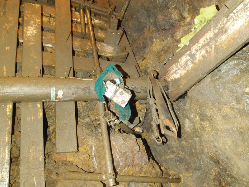 P7299933.JPG - Timber work in the vertical section of the shaft.