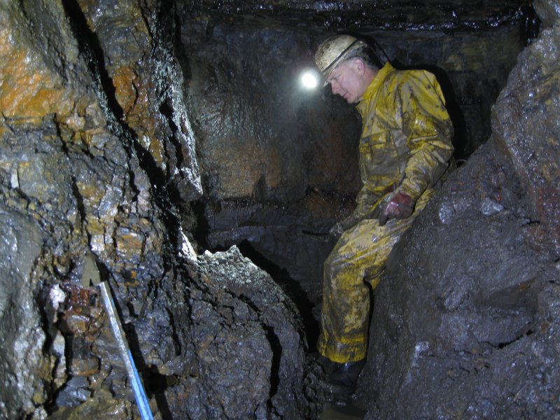 IMG_2347.jpg - Pete in the chamber, with channel dug through to it.