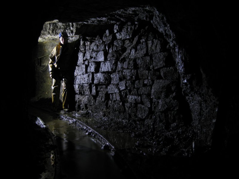 IMG_2361.jpg - This is the corner were the tub used to be, the fall now had been cleared and a new wall built.