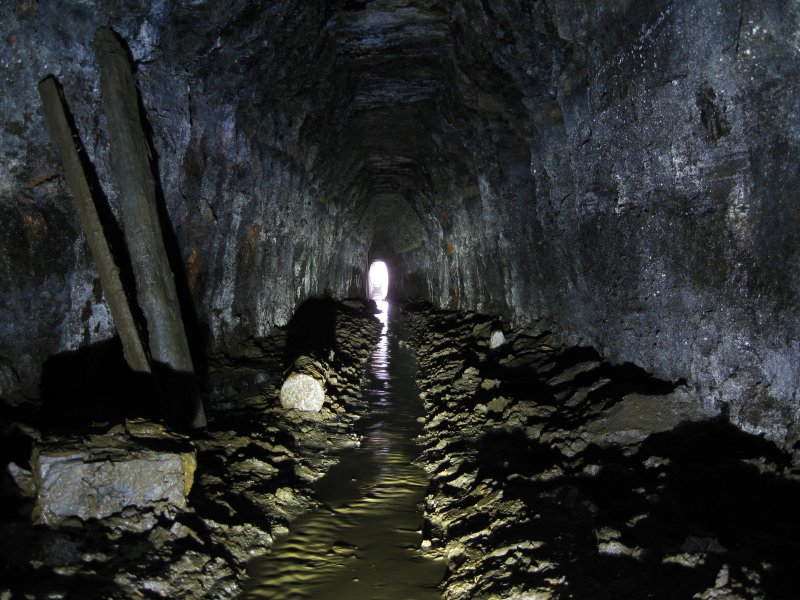 IMG_2363.jpg - Looking out towards the adit.