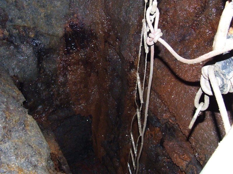 20_shaft_ladder.jpg - View into the shaft that will be dug out.