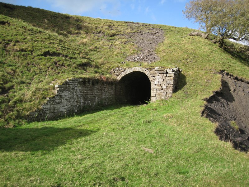 IMG_1490.jpg - The access tunnel through the spoil heap.