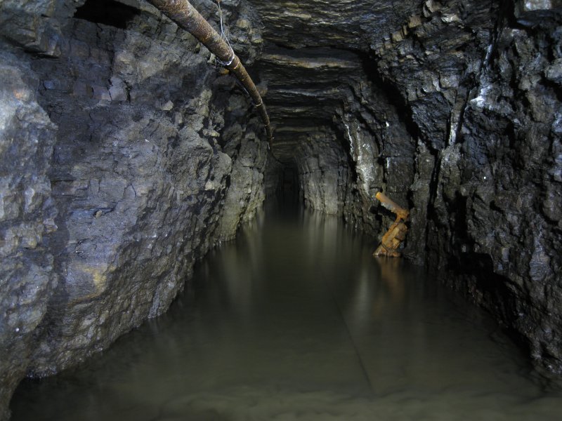 IMG_1515.jpg - Just past the fall, the level on looks good.