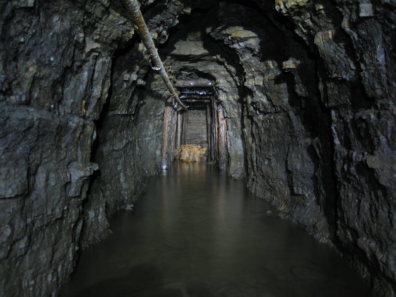 IMG_1519.jpg - Looking towards what at first we thought might have been an engine block. Past the item you can see the fallen in level.