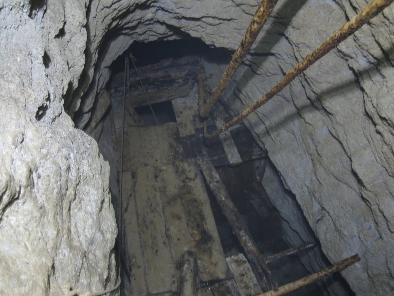 IMG_1858.jpg - Staging in the escape shaft, not far above the wagon way in the Alma Stope.