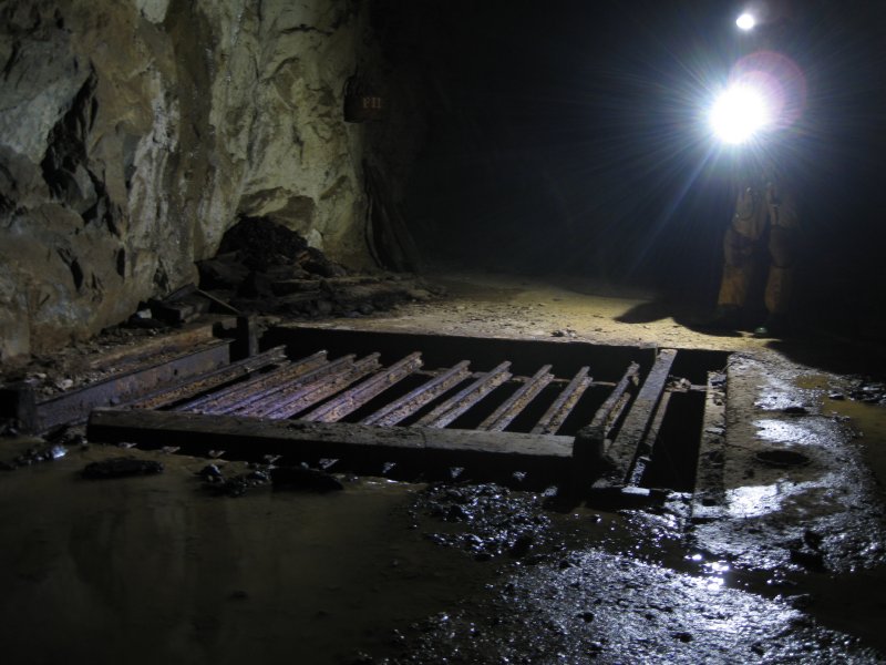 IMG_1929.jpg - Smiths Shaft, covered with rails.