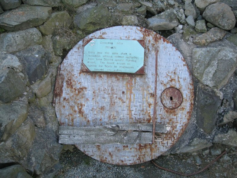 lucytongue_door2.jpg - The portal to the Lucy Tongue Level.