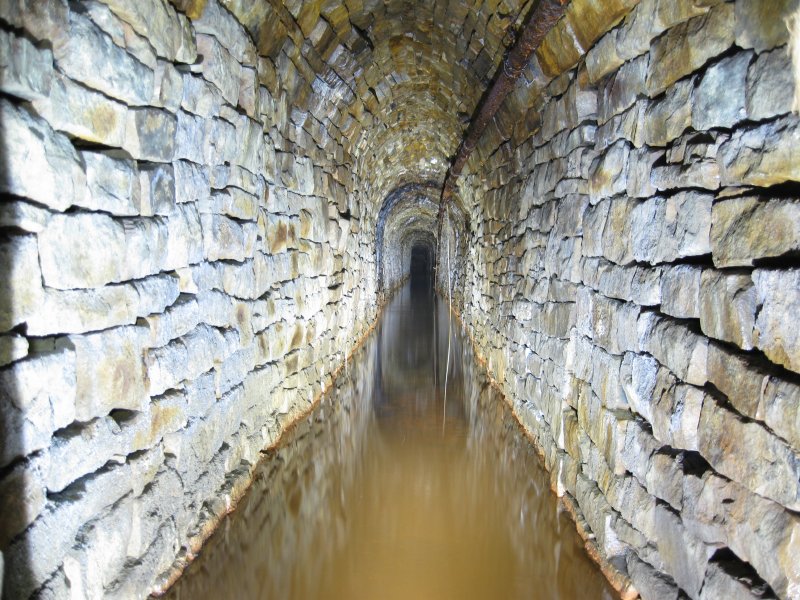 IMG_2038.jpg - Looking along the level towards the portal.