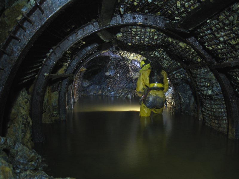 Img_3707.jpg - The way on, steel arching and falls.