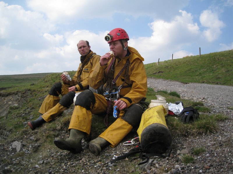 Img_3751.jpg - Back out, warming and filling up. Lunch on the surface, what will they think of next.