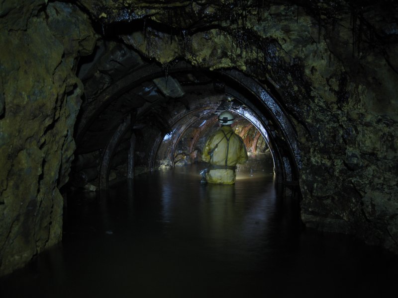 IMG_2091.jpg - More arching and good rock.