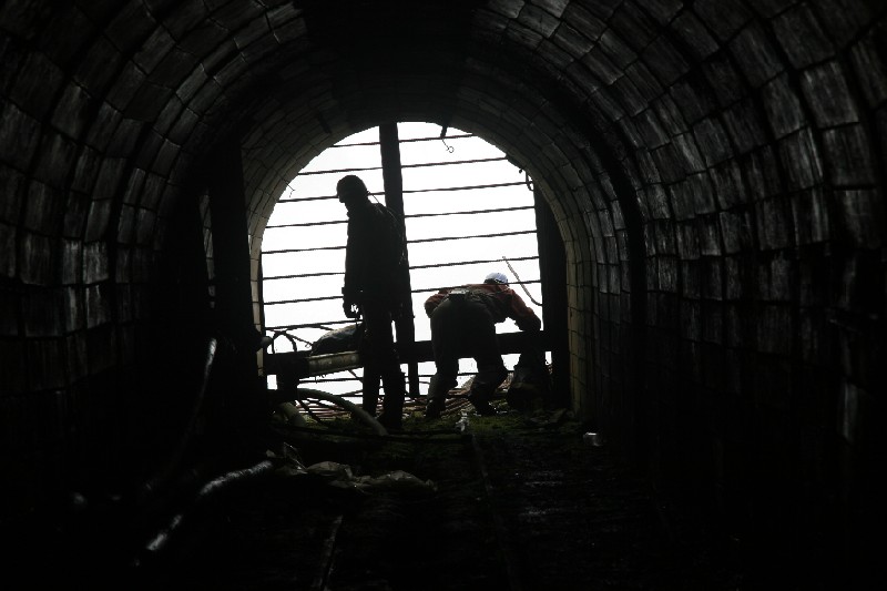 IMG_2514.JPG - Getting out. Photo by Pete.