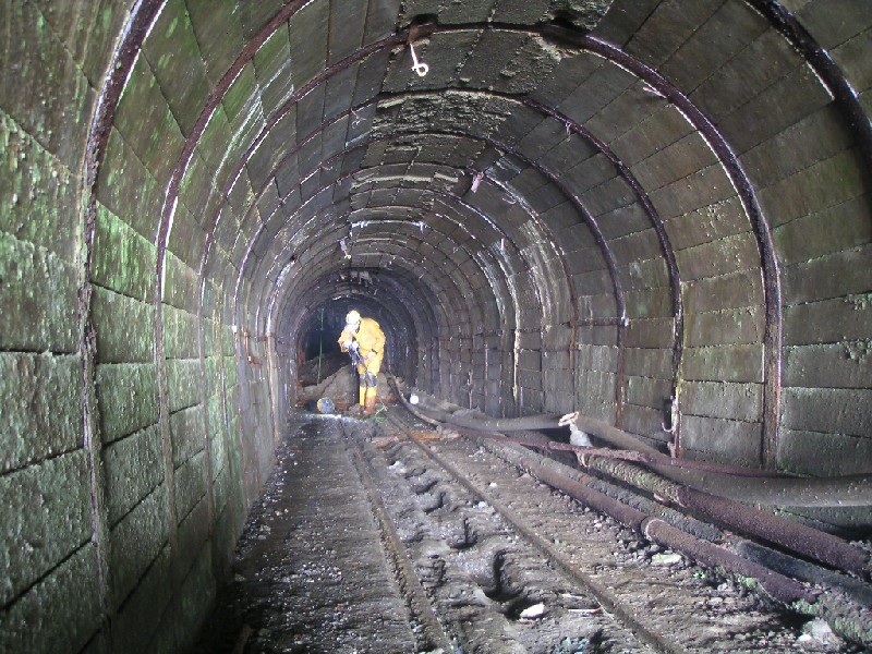 PICT6211.jpg - Pete, messing around with is camera.