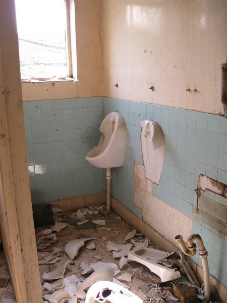 Img_3769.jpg - Toilets.