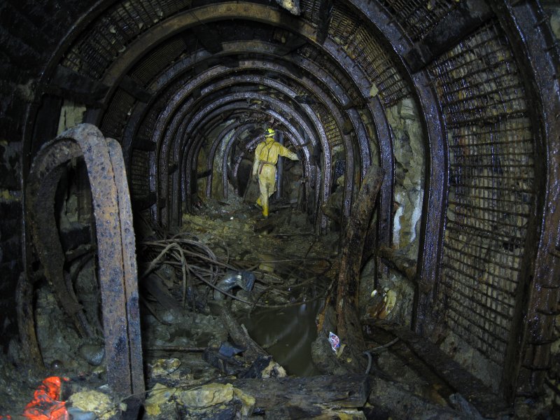 IMG_2066.jpg - The right junction near the top of the decline. Here just after were Pete is standing the level has collapsed. Also not sure if the there is a shaft there as well as the floor has sunk.