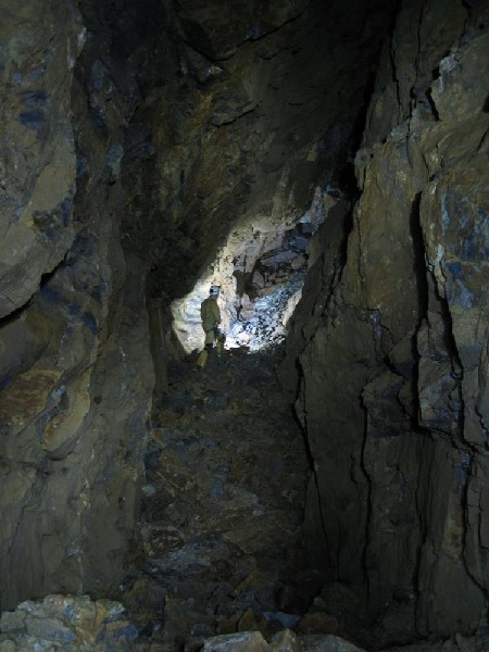 IMG_1624.jpg - Further along towards the fall at the end of the stope.