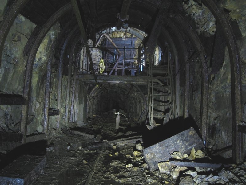 IMG_1649.jpg - The gantry for the winder just before the decline.