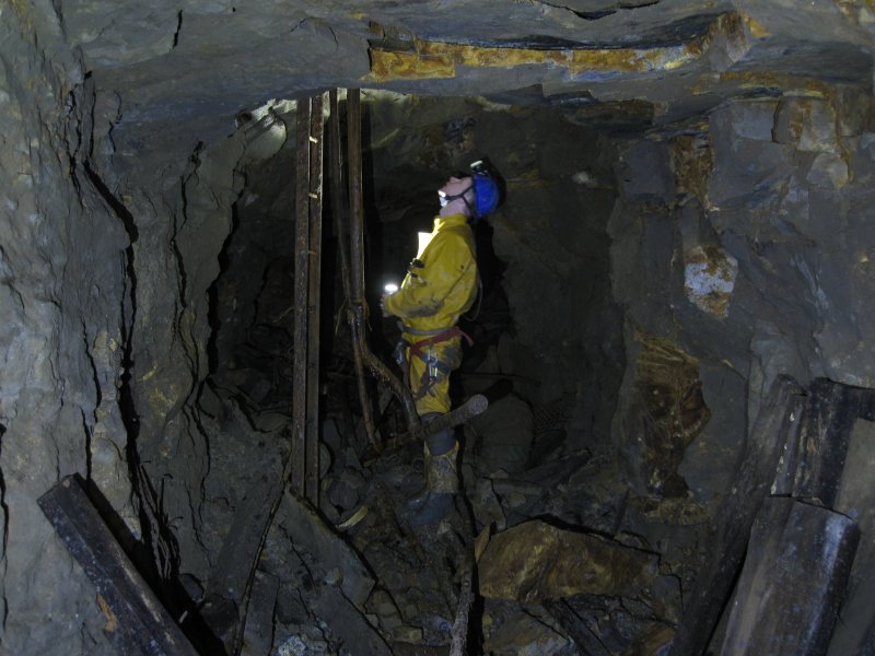 IMG_1679.jpg - Ladder way in the blind passage.