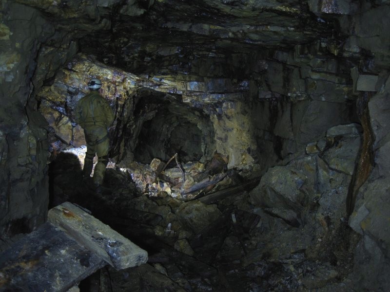 IMG_1689.jpg - View along the level.