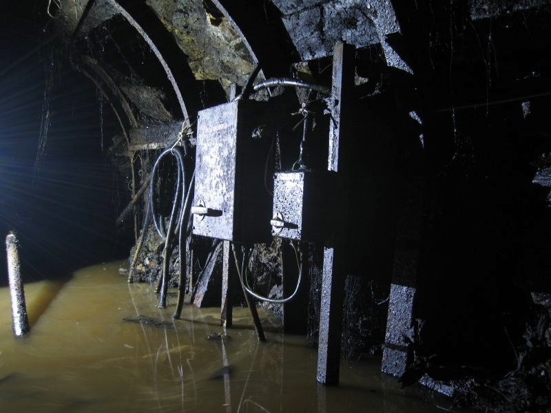 IMG_1736.jpg - Switch gear at the start of the blind drive.