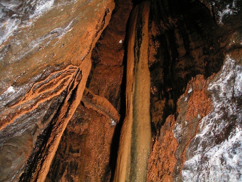 ghg_stope_shaftcalciteflow4.jpg - Close up of the shaft and flow.