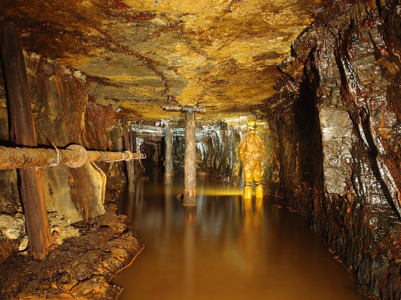 P5083613.JPG - Passing place.