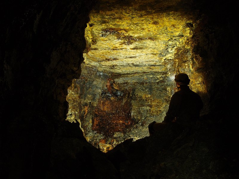 P5083619.JPG - Forehead on a small crosscut.